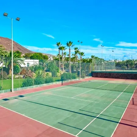 Apartment Peaceful & Bright Loft, Heated Pool, Netflix, Free Wifi & Parking, Tennis Los Cristianos (Tenerife)