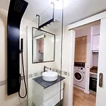 Peaceful & Bright Loft, Heated Pool, Netflix, Free Wifi & Parking, Tennis