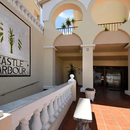 Peaceful & Bright Loft, Heated Pool, Netflix, Free Wifi & Parking, Tennis Appartement