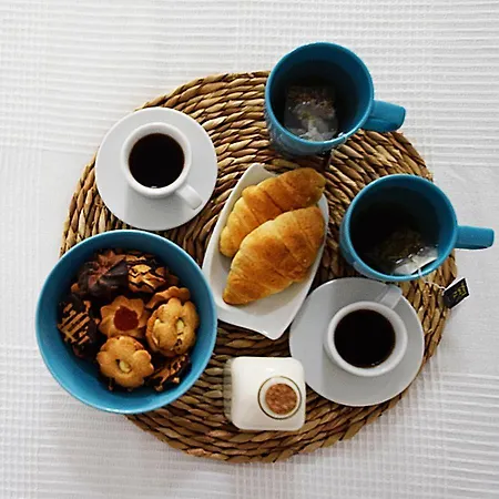 Peaceful & Bright Loft, Heated Pool, Netflix, Free Wifi & Parking, Tennis Appartement