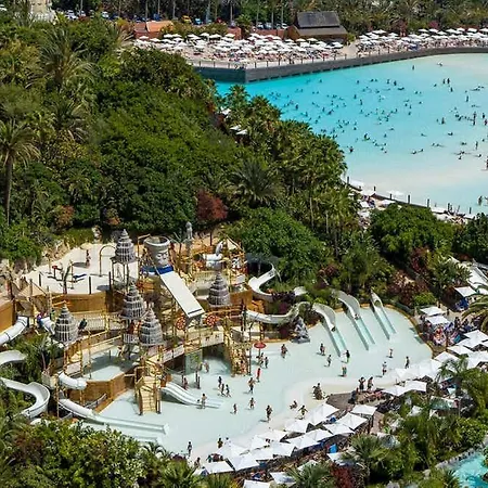 Peaceful & Bright Loft, Heated Pool, Netflix, Free Wifi & Parking, Tennis Appartement