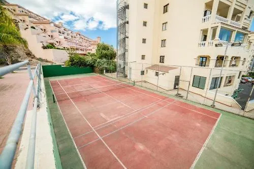 Peaceful & Bright Loft, Heated Pool, Netflix, Free Wifi & Parking, Tennis
