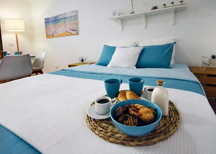 Peaceful & Bright Loft, Heated Pool, Netflix, Free Wifi & Parking, Tennis Los Cristianos (Tenerife)